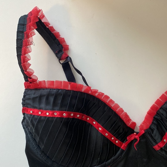 Red and Black Corset Teddy - Fredrick’s of Hollywood - Picture 3 of 15